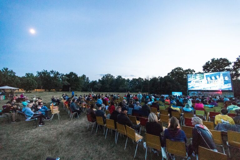 Post: How to plan a screen-light evening